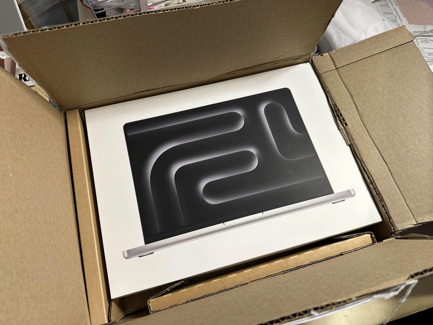 Macbook Pro M1 2021 14"  - Non Active CPO stock by Apple