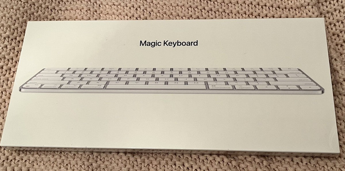 Apple Magic Key Board Arabic MK2A3 Brand New