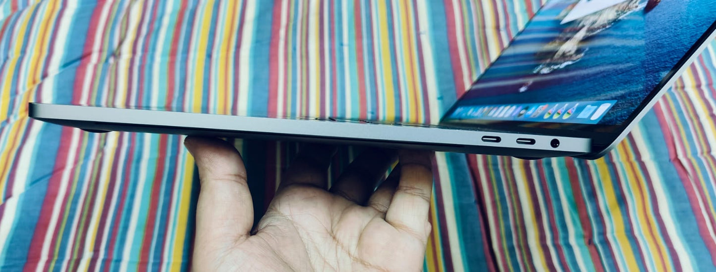 MacBook Pro 2019 16" A2141  16-512