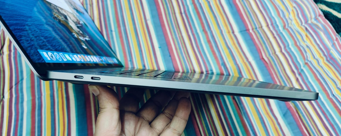 MacBook Pro 2019 16" A2141  16-512